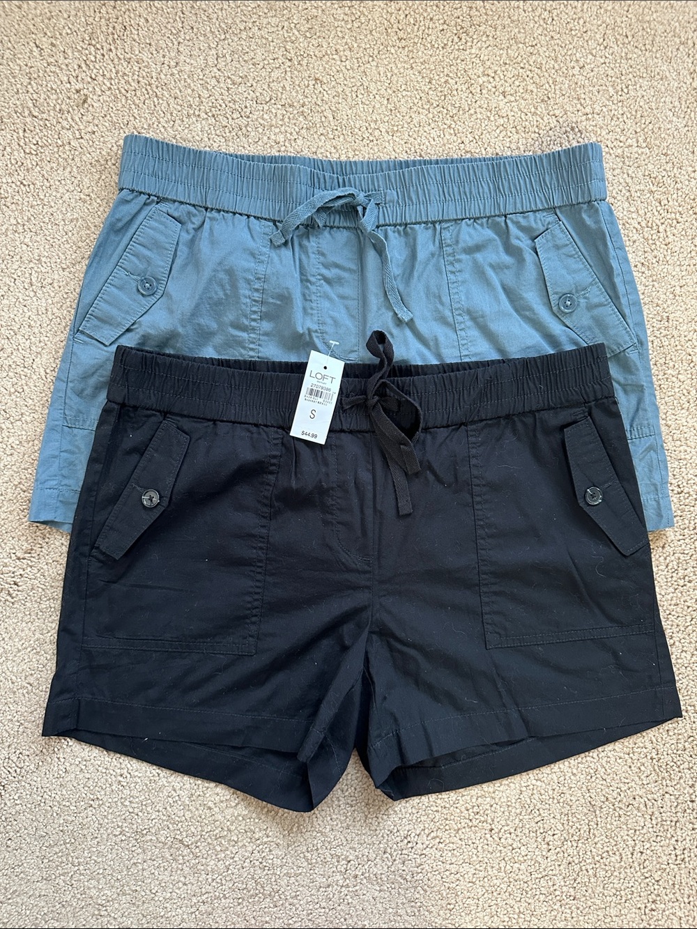 LOFT Pull-On Cargo Shorts size small